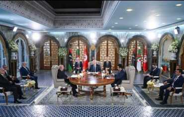 القمة الثلاثية في تونس تناقش تحديات أمنية واقتصادية مشتركة