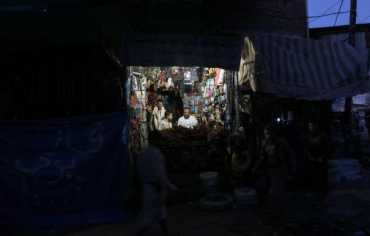 اليمن في العتمة: نصف السكان يعانون من فقر شديد في الطاقة الكهربائية