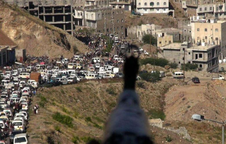 3000 يوم على حصار تعز.. احتجاجات ضد عزل سكانها