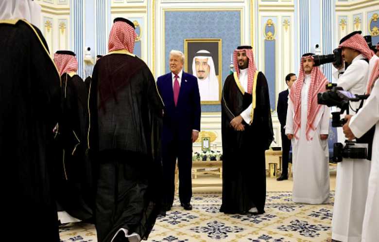 ترامب يلتقي ولي العهد السعودي في الرياض بمستهل زيارته للمنطقة