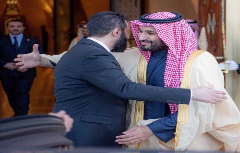 محمد بن سلمان والشرع يبحثان التعاون الثنائي