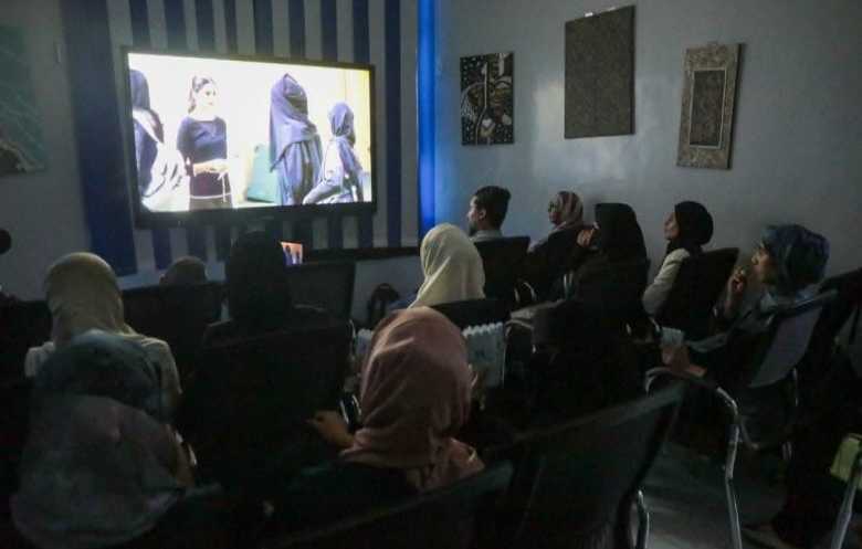 السينما تبهج ليالي تعز بعد سنوات الصراع