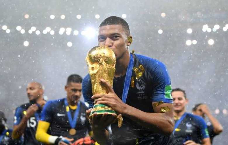 عرش الهدافين التاريخيين للمونديال: كلوزه يرتدي التاج... ومبابي يهدد إرث الأساطير