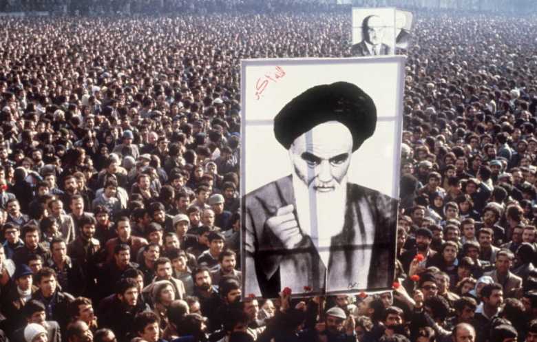 كيف صاغت طهران الشعارات والخطاب التعبوي لأذرعها المسلحة؟