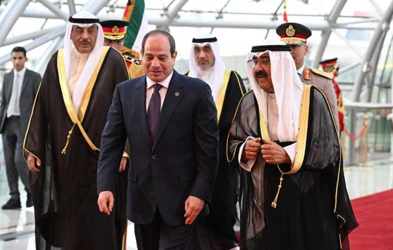السيسي يبحث في الكويت القضايا الإقليمية والتعاون الاقتصادي