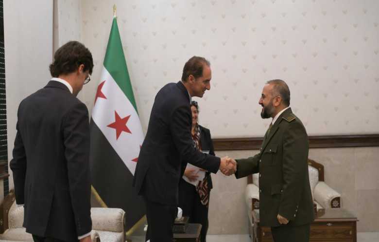 وفد عسكري بريطاني يزور دمشق ودبلوماسي فرنسي يبدأ مهامه