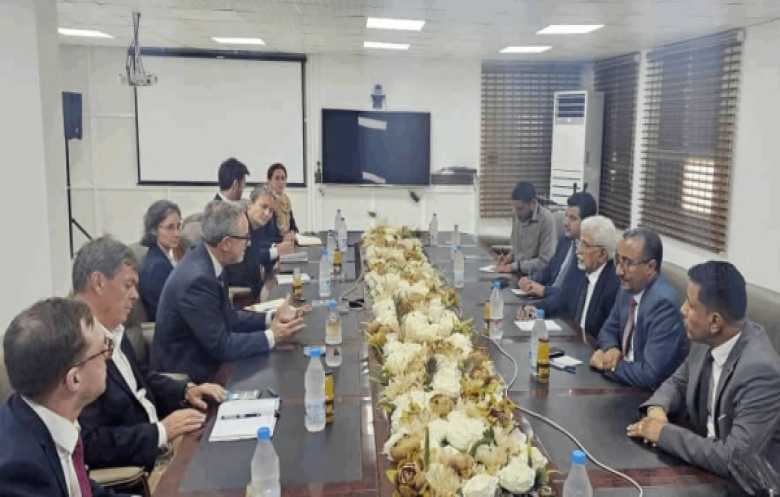 البنك المركزي يبحث مع سفراء الاتحاد الأوروبي جهود نقل البنوك إلى عدن