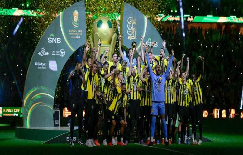 الاتحاد يُتوج بكأس ملك السعودية ويمنح النصر بطاقة آسيوية