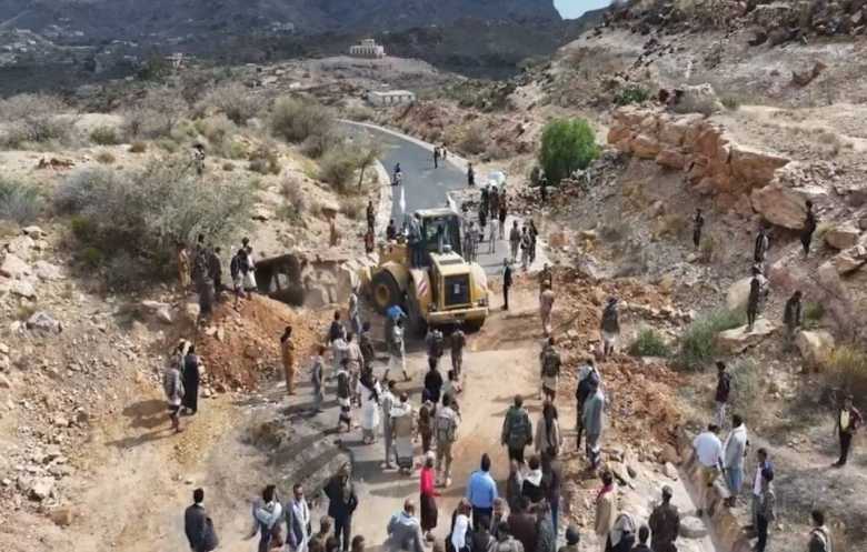 طريق صنعاء - عدن يفتح بابا جديدا للوفاق اليمني