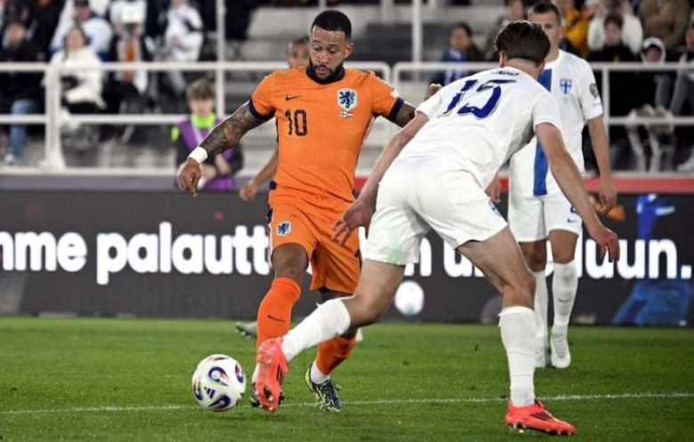 ديباي ودمفريس يقودان هولندا للفوز 2-صفر على فنلندا بتصفيات كأس العالم