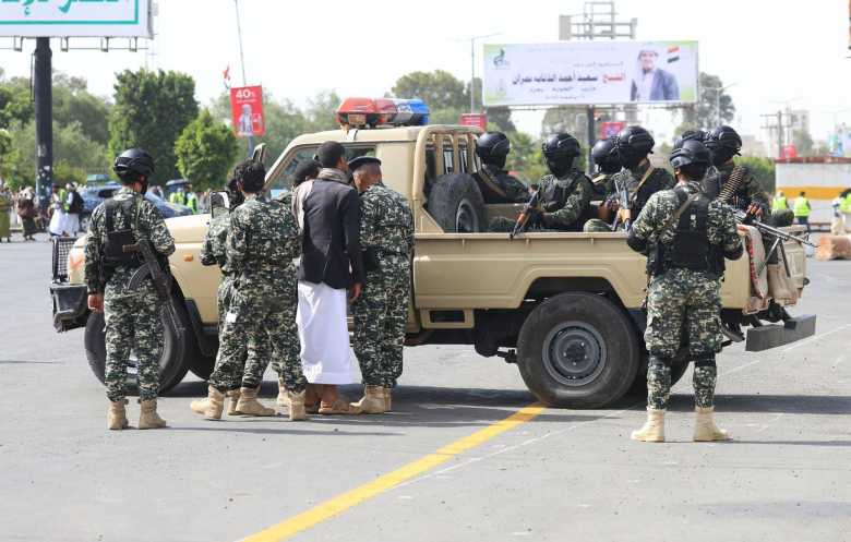 خوفاً من انهيار مشروعهم .. دعوات حوثية للبحث عن حلول للأزمة اليمنية