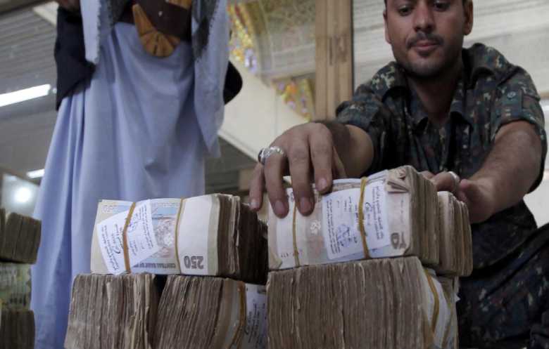 زلزال العملة يضرب اليمن.. الحرب تؤخر الدعم وخيار "الطباعة" يعود للواجهة