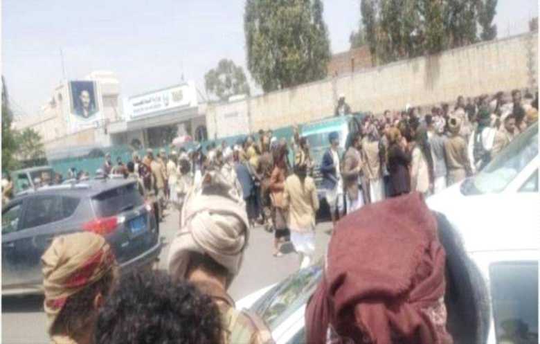 احتجاجات في 3 محافظات يمنية ضد انتهاكات الحوثيين