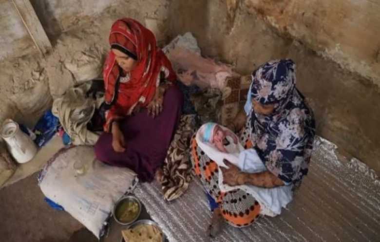 معاناة الفتيات مع الإجهاض في مخيمات تعز