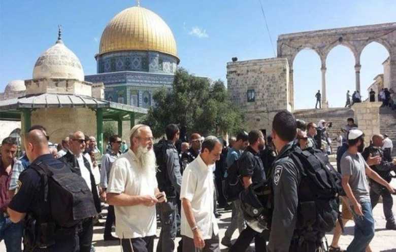 مئات المستوطنين يقتحمون المسجد الأقصى بقيادة بن غفير