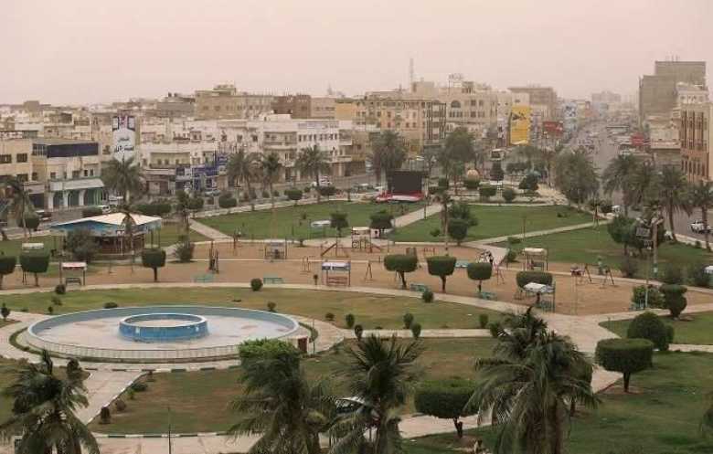الحوثيون يخنقون سكان الحديدة بضغوط اقتصادية وإجراءات أمنية