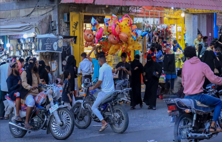 الدراجات النارية وسيلة تنقل اليمنيّين رغم مخاطرها
