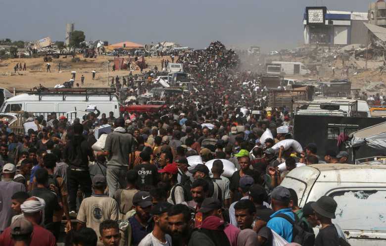 تصعيد عسكري إسرائيلي في غزة... ووفد من «حماس» يصل إلى القاهرة