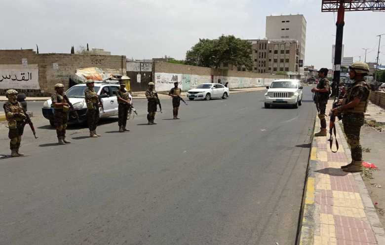 حملات حوثية مكثفة واعتقالات تطال ناشطين قبيل مناسبات وطنية