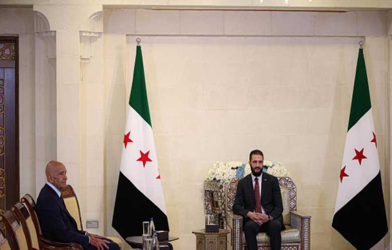 الشرع يلتقي مظلوم عبدي في دمشق اليوم بحضور توماس برّاك