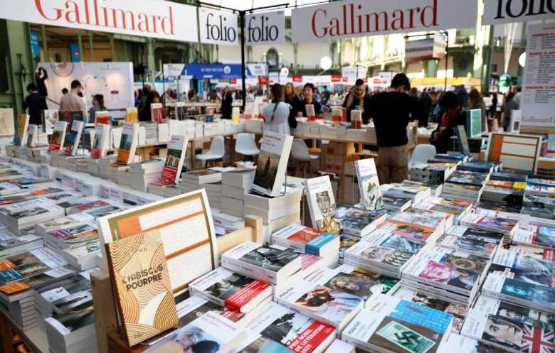غلاف الكتاب العربي بين التكلف والأناقة