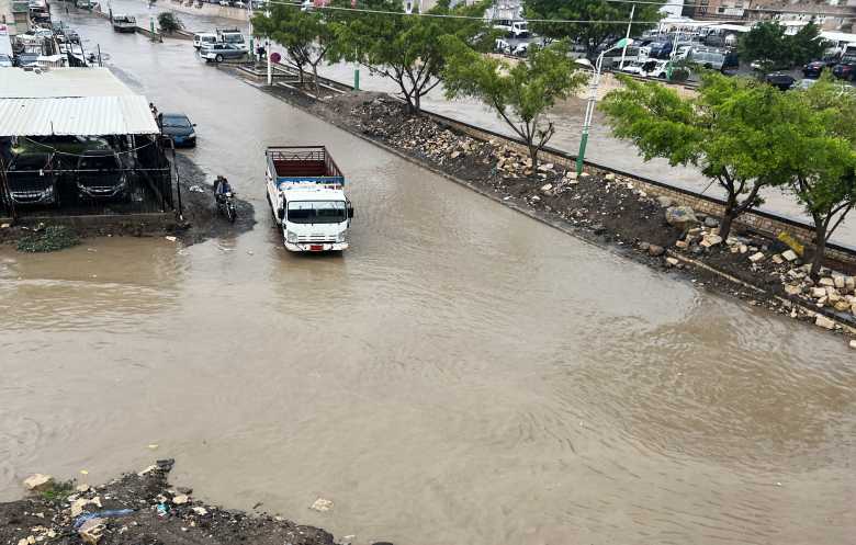 السيول تكشف هشاشة الطرقات والبنية التحتية في اليمن