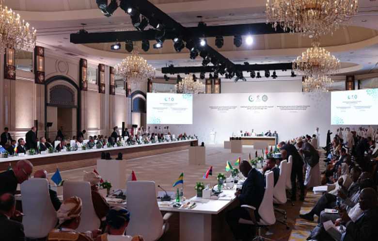 مشروع بيان قمة الدوحة: إسرائيل تهدد جهود تطبيع العلاقات