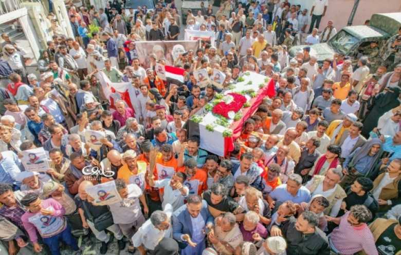  تُشيّع جثمان الشهيدة المشهري إلى مثواها الأخير في مسقط رأسها  