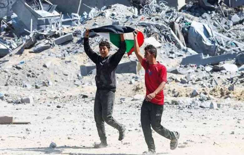صمت وقلق وغضب... ردود فعل الإيرانيين على وقف النار في غزة