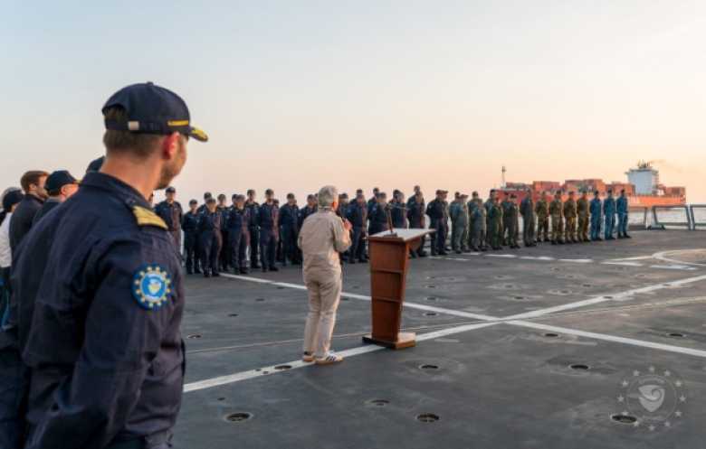 وفد أوروبي يزور منطقة أسبيدس ويرافق فرقاطة في البحر الأحمر