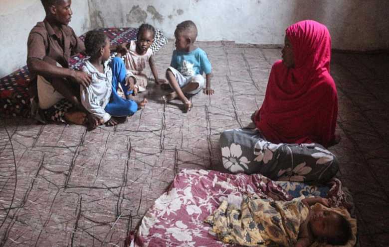 لاجئون صوماليون يعودون إلى بلدهم هرباً من البطالة والصراع في اليمن