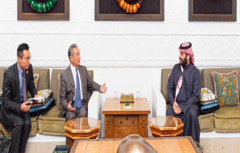 ولي العهد السعودي يبحث مع وزير خارجية الصين التطورات الإقليمية