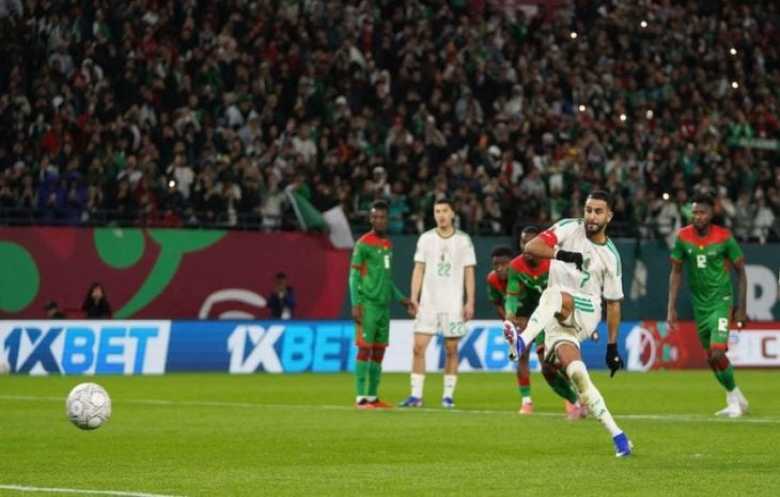 محرز يقود الجزائر لدور الـ16 بكأس أمم إفريقيا بهدف في بوركينا فاسو