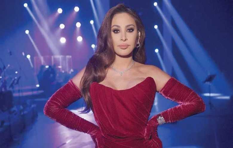 المطربة اللبنانية إليسا تعود للنمط الرومانسي بأغنية «لعبة الأيام»