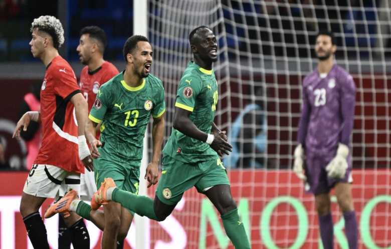 منتخب مصر يودّع أمم أفريقيا بخسارته أمام السنغال في نصف النهائي
