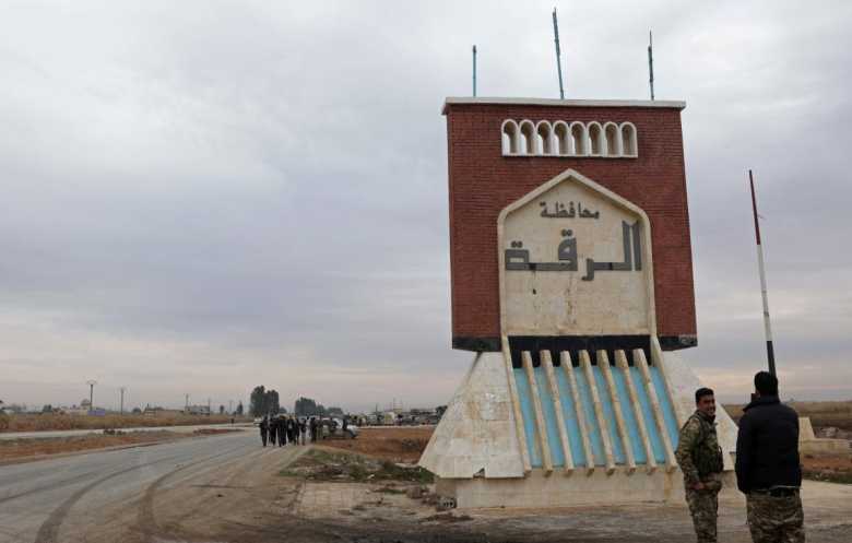  الجيش السوري يسيطر على مطار الطبقة ويقترب من مدينة الرقة