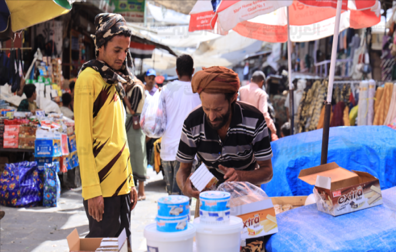 معلمو اليمن... مهن بديلة لتجاوز الغلاء وانقطاع الرواتب
