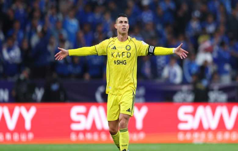 رونالدو ينهي إضرابه ويعود إلى اللعب مع النصر