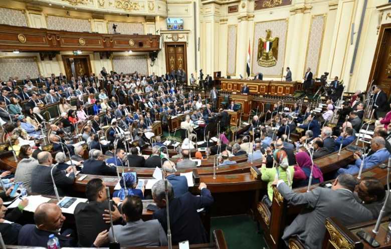 مجلس النواب المصري يقرّ تعديلاً وزارياً يشمل 13 حقيبة