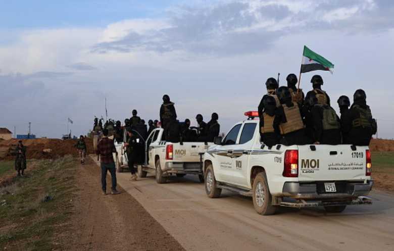 الجيش السوري يتسلَّم قاعدة الشدادي في الحسكة من الجيش الأميركي