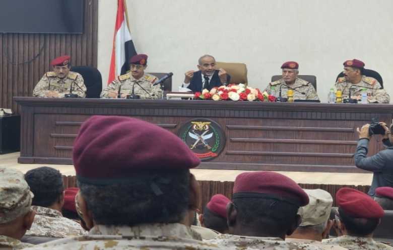 تحركات حكومية يمنية مكثفة لإعادة تفعيل المؤسسات الخدمية