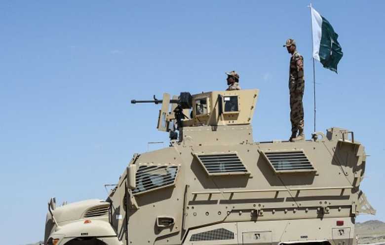 مواجهات عنيفة بين القوات الأفغانية والباكستانية على الحدود