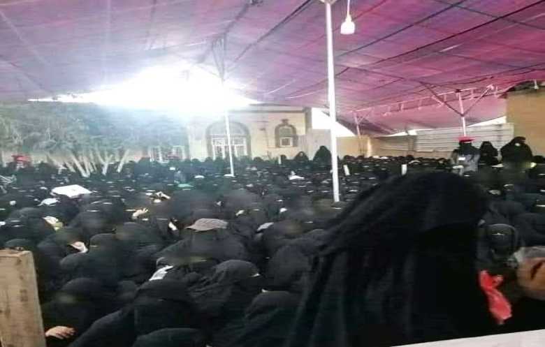 الحوثيون يوسّعون دائرة المجاعة... ويدفعون آلاف الأسر للتسول