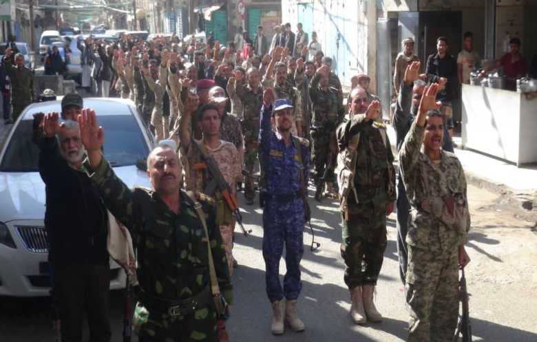 استعراضات مسلحة حوثية في صنعاء وتعزيزات نحو الحديدة