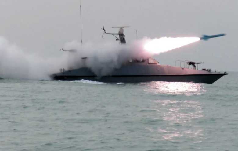 إيران تهدد باستهداف موانئ المنطقة رداً على تحذير أميركي بشأن موانئها