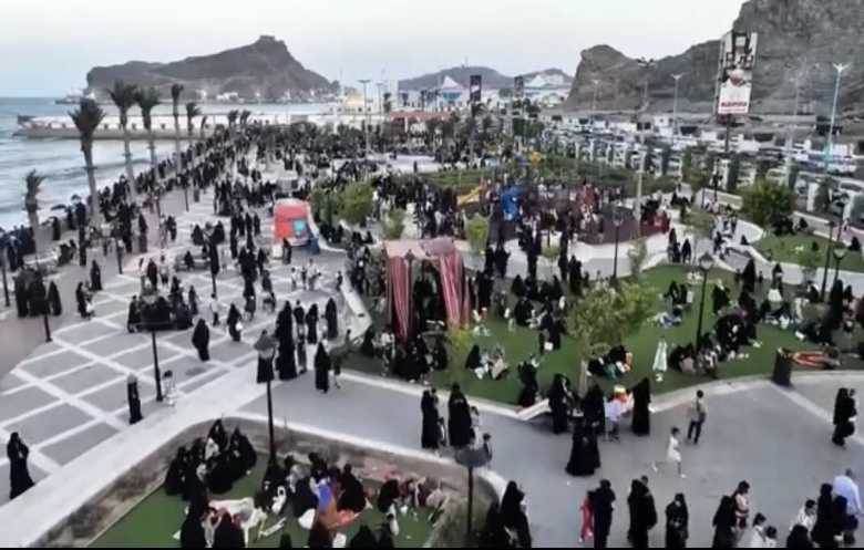 عدن تطوي إجازة عيد فطر استثنائية وسط استقرار أمني