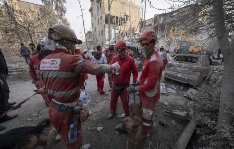 قصف متبادل بين إيران وإسرائيل وسط ترقب لمصير المفاوضات