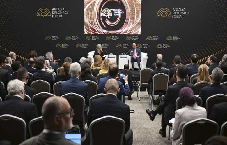 مناقشات بين تركيا وباكستان ومصر والسعودية حول سبل إنهاء حرب إيران