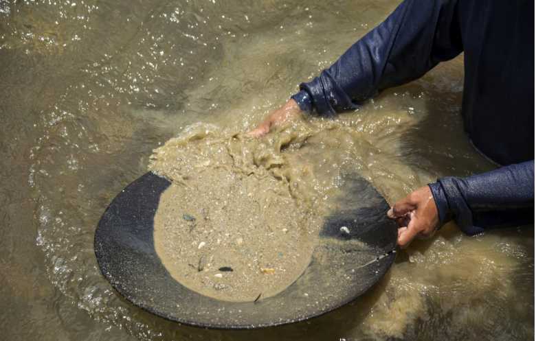 تنقيب غير قانوني عن الذهب في حضرموت وسط تحذيرات من المخاطرة