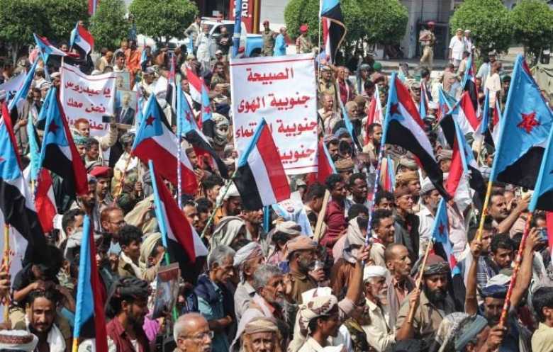 دعوات رسمية إلى الوحدة تزامناً مع تحشيد "المجلس الانتقالي" في عدن